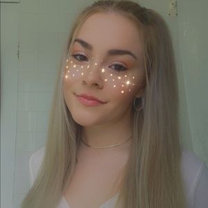 Meet your Posher, Caitlin